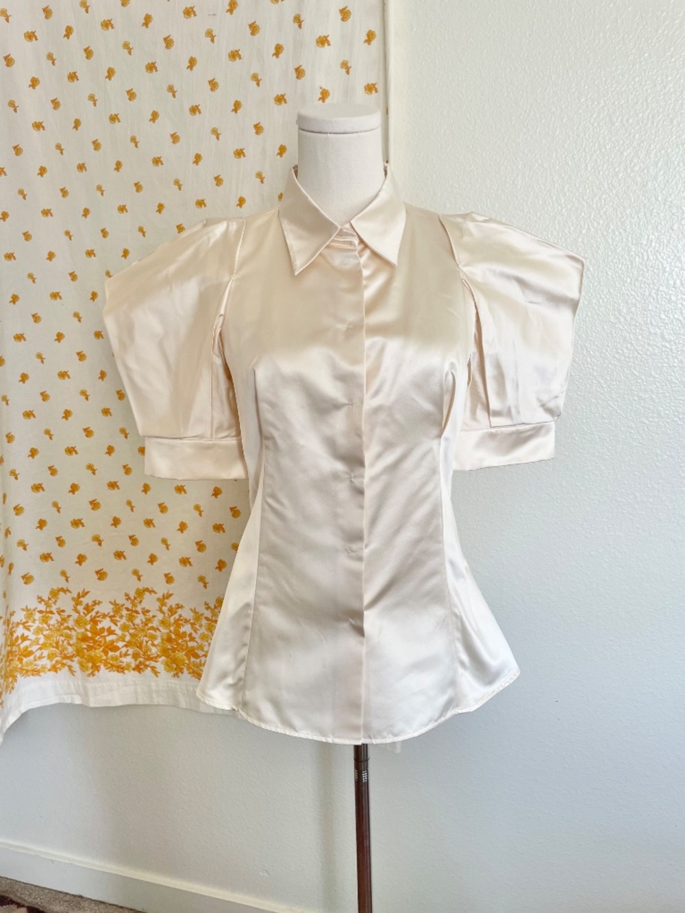 Prada Ivory Silk Puffy Sleeve Blouse Made in Italy - Picture 5 of 13
